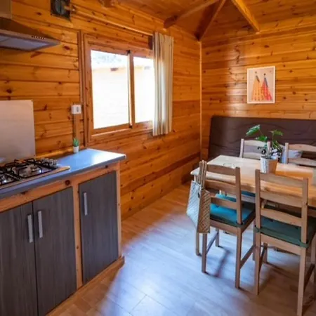 Wooden With Parking Feriehus *